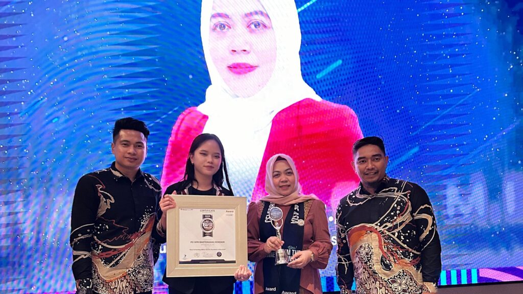 PD BPR Bahteramas Kendari Raih Penghargaan Best Performing BPR, Suryaningsih, S.E., M.E. Sukses Pimpin Pelayanan Prima di Ajang 11.0 Award Trends 2024!