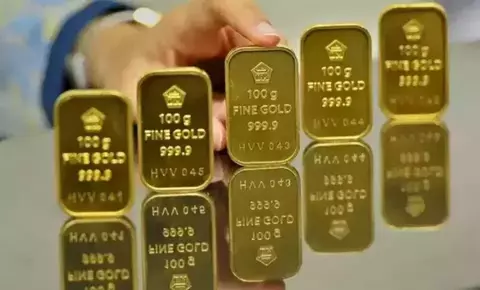 Harga Emas Global Bangkit, Tapi Pasar Masih Rentan Tekanan
