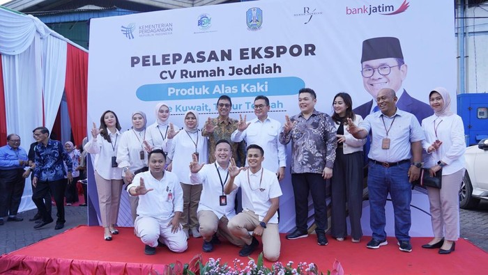 Kisah Inspiratif Daniel Oktavianus dan Ekspor Perdana Alas Kaki CV Rumah Jeddiah